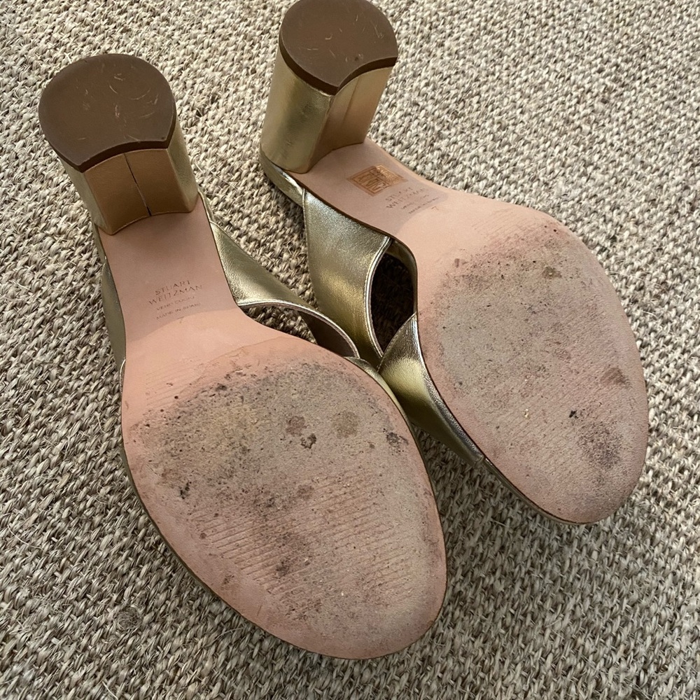 Stuart Weitzman Galene Gold Sandal - Picture 10 of 10